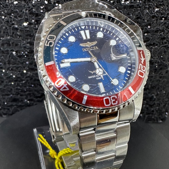 Men's (NWT) Blue over Red Divers Watch with a Silver Bracelet - Picture 4 of 4